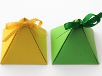 Экономим и делаем своими руками коробочку для маленького подарка