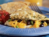 Летний омлет с зеленым луком и фасолью