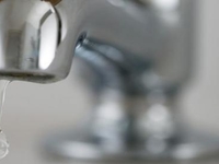 Как избавиться от течи крана в ванной и на кухне (ВИДЕО)