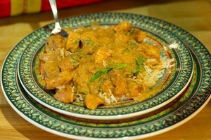 Как приготовить курицу с рисом в индийском стиле (ВИДЕО)