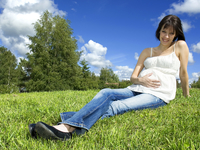 Чем опасен загар для беременной