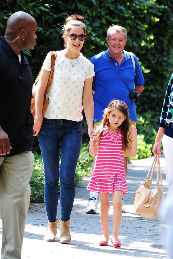 Look  дня: Кэти Холмс и Сури Круз