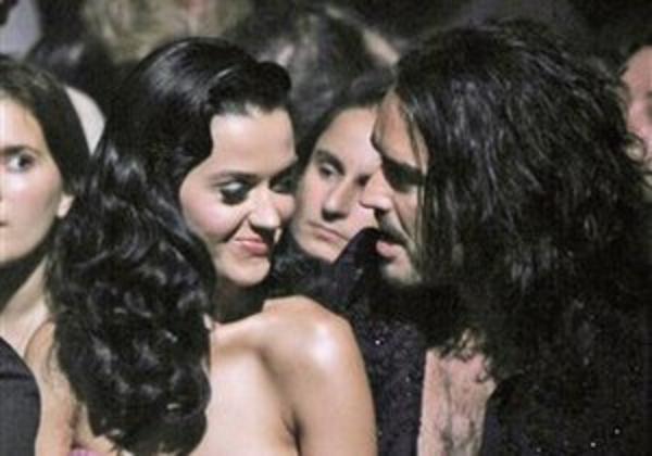 Кэти Перри и Рассел Бренд официально развелись