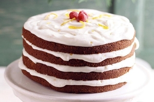 Как покрыть торт глазурью (ВИДЕО)