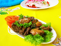 Теплый салат из мидий с грибами