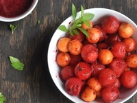 Салат из дыни и арбуза