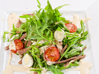 Летние салаты из рукколы: ТОП-5 рецептов