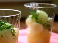 Салат из дыни и моцареллы