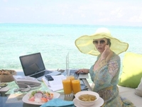 Лена Ленина: Чтобы не вступить в клуб трудоголиков, лучше искупаюсь