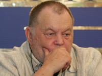Умер сценарист фильма Москва слезам не верит