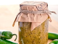 Зеленая аджика: Как приготовить, с чем есть и где хранить