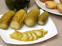 Соленые огурцы по-домашнему