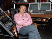 В гостях у продюсера Поющих трусов, Владимира Бебешко