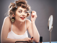 Как сделать макияж безопасным: 6 действенных советов