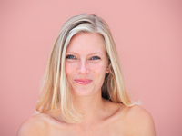 Как выглядеть моложе: 7 простых способов