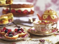 Какие закуски и десерты подать к чаю?