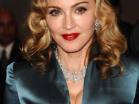 Топ-10 звезд, отважившихся на беременность после 40