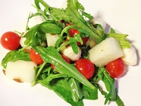 Салат из дыни и рукколы