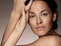 Даша Астафьева читает стихотворение о бобре