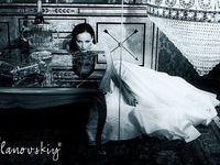 Экс-жена Шуфрича похвасталась грудью и попой