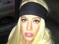 Lady GaGa шокировала прической