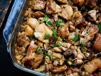 Запеченная курица с рисом и грибами