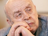Врачи: Леонид Броневой в сознании и идет на поправку