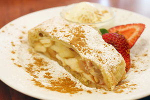 Как приготовить яблочный штрудель (ВИДЕО)