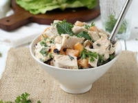 Салат из курицы с грибами: ТОП-5 рецептов