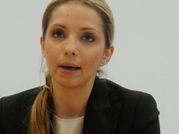 Женя Тимошенко балует своего жениха, оплачивая его день рождения