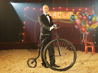 Бумбокс устроили цирк в новом клипе на песню Піддубний Микола