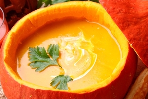 Как приготовить крем-суп из тыквы с козьим сыром (ВИДЕО)