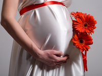 Вагітна у 16: Юная мать хотела лишить себя семейного счастья