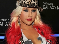 Кристине Агилере исполнилось 33: ТОП-10 неудачных причесок звезды