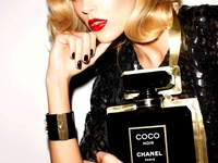 Модные украшения и макияж в журнале Vogue Paris