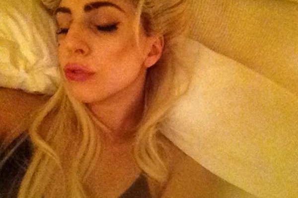 twitter.com/i/#!/ladygaga