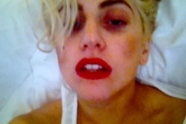 twitter.com/i/#!/ladygaga