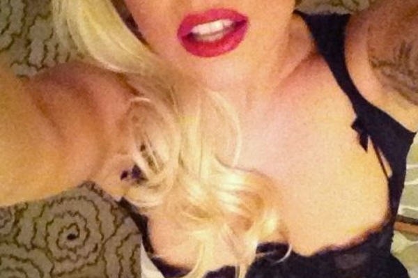 twitter.com/i/#!/ladygaga