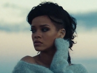 Рианна представила долгожданный клип на песню Diamonds