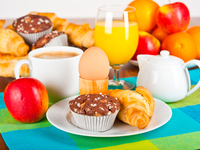 Сервировка стола к завтраку: ТОП-10 идей