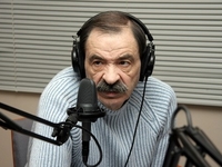 Итоги недели: Смерть Олейникова, Джей Ло в Киеве, помолвка Гайтаны