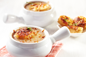 Как приготовить английский луковый суп (ВИДЕО)