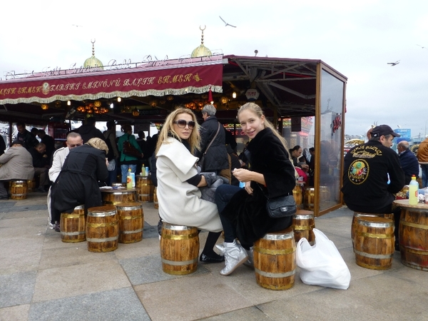 В Сеть попали фото Кати Осадчей без макияжа