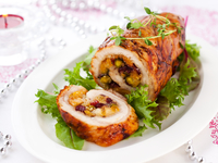 Новогодние рецепты: ТОП-5 способов приготовления мясного рулета