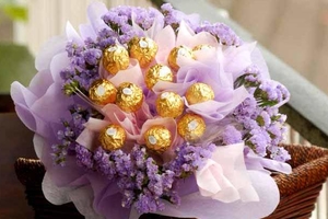 Как сделать букет из конфет (ВИДЕО)