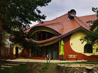 Удивительно: Дом без прямых углов (ФОТО)