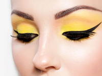 Видео-урок: Выбираем идеальные стрелки для своей формы глаз