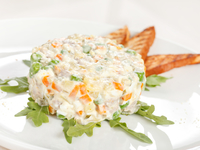 Новогодние блюда: История салата Оливье