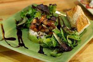 Как приготовить праздничную закуску из авокадо (ВИДЕО)