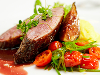 Новогодние рецепты: Утиная грудка с яблоками